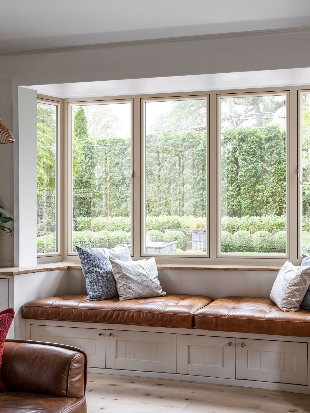 Bay and bow windows