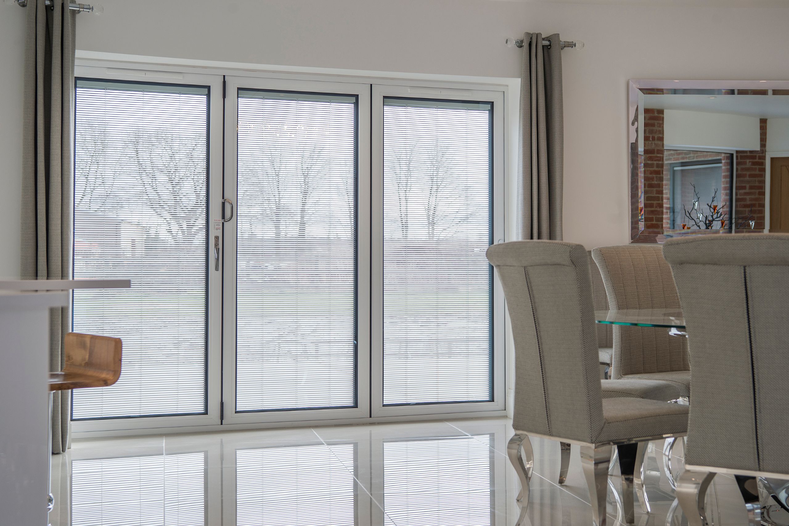 Integral blinds - split slider